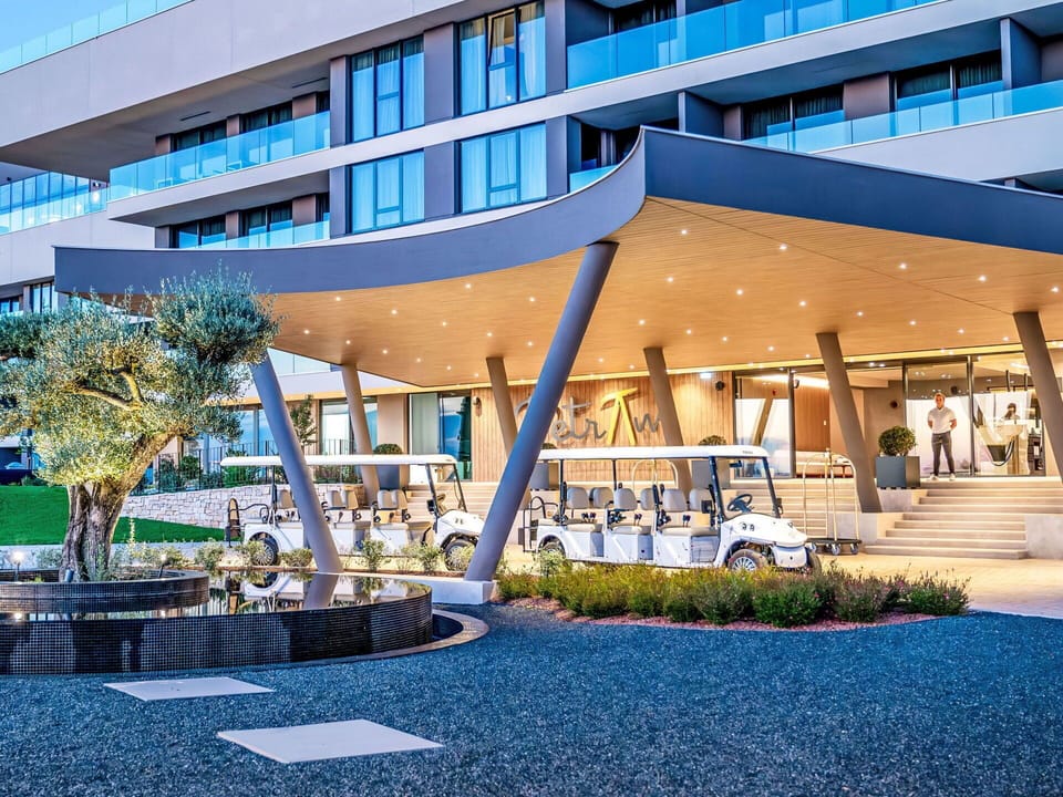 Apartment, Balcony, Coast, Hotel, Resort, Seaside Resort, Resort Town, Bay, Penthouse Apartment