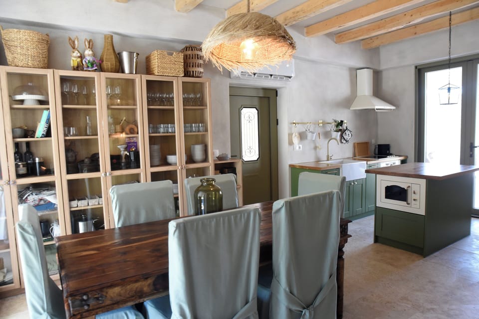 Villa, 5 Bedrooms, Patio, Garden View | Dining