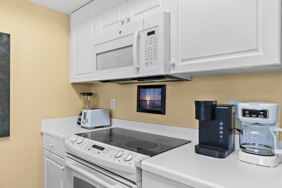 Condo, 1 King Bed with Sofa bed (Destin West Bayside Sandpiper #405) | Private kitchen