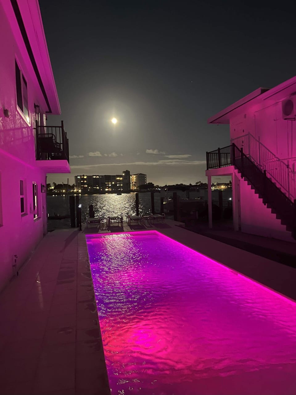 Nighttime feels on the Bay!