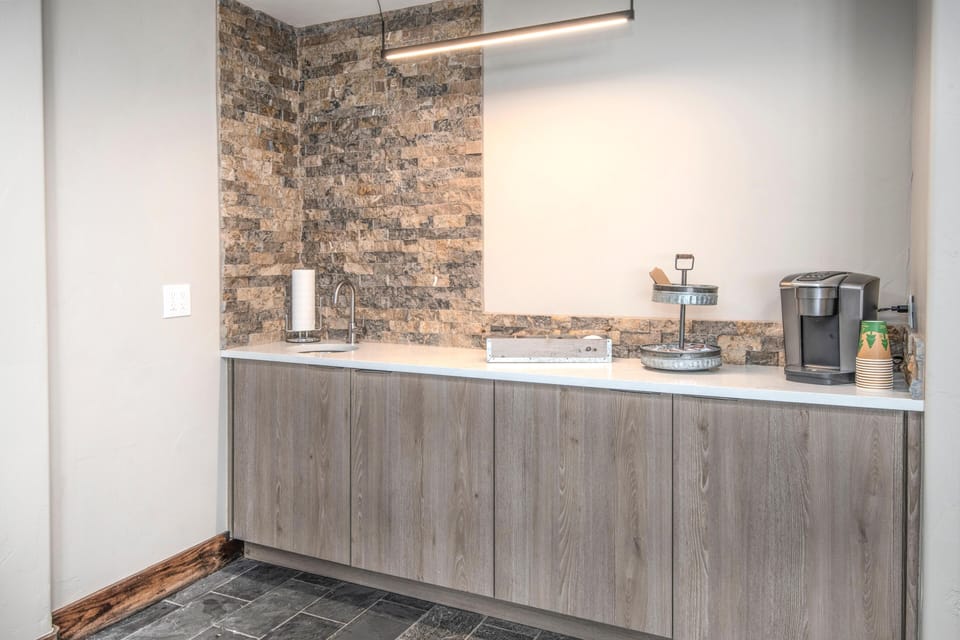 Condo, Multiple Beds (Westwind 407 3BD 2BA gold condo in Va) | Interior