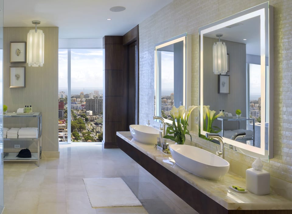 Presidential Suite, 1 Twin Bed | Bathroom | Separate tub and shower, deep soaking tub, rainfall showerhead