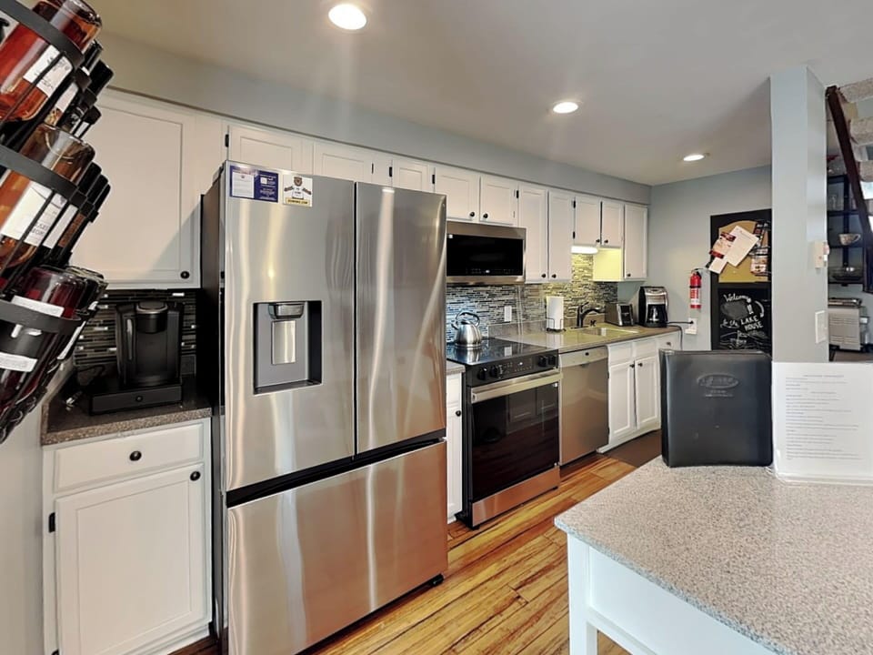 Studio (3 Bedrooms) | Property amenity