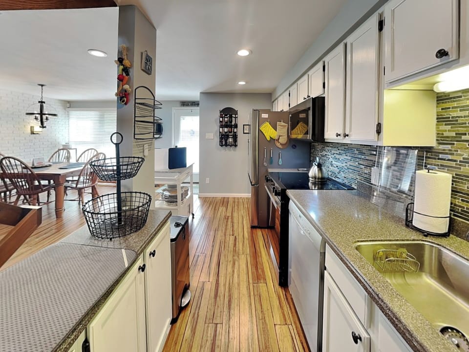 Studio (3 Bedrooms) | Property amenity