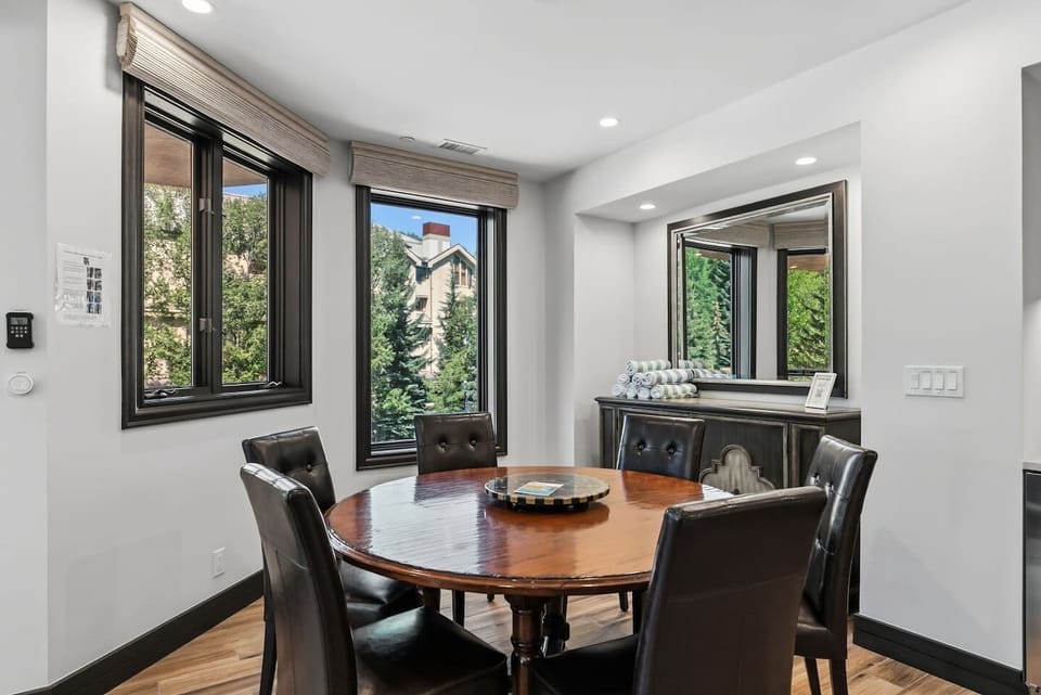 6 person dining table with views