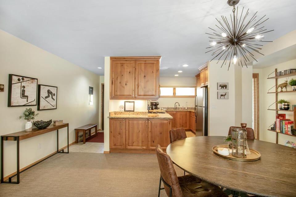 Condo, 1 King Bed with Sofa bed (Snow Fox 201, 2BD Modern Vail Condo) | Dining