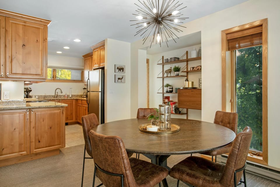 Condo, 1 King Bed with Sofa bed (Snow Fox 201, 2BD Modern Vail Condo) | Dining