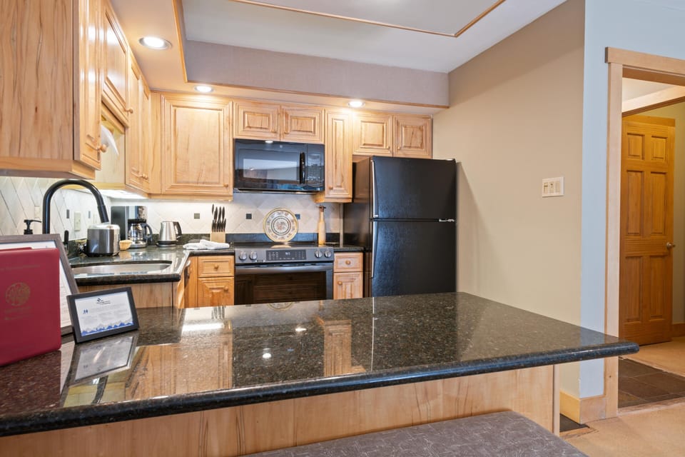 Condo, Multiple Beds (Westwind 208 2BD 2BA Gold Condo in Li) | Private kitchen