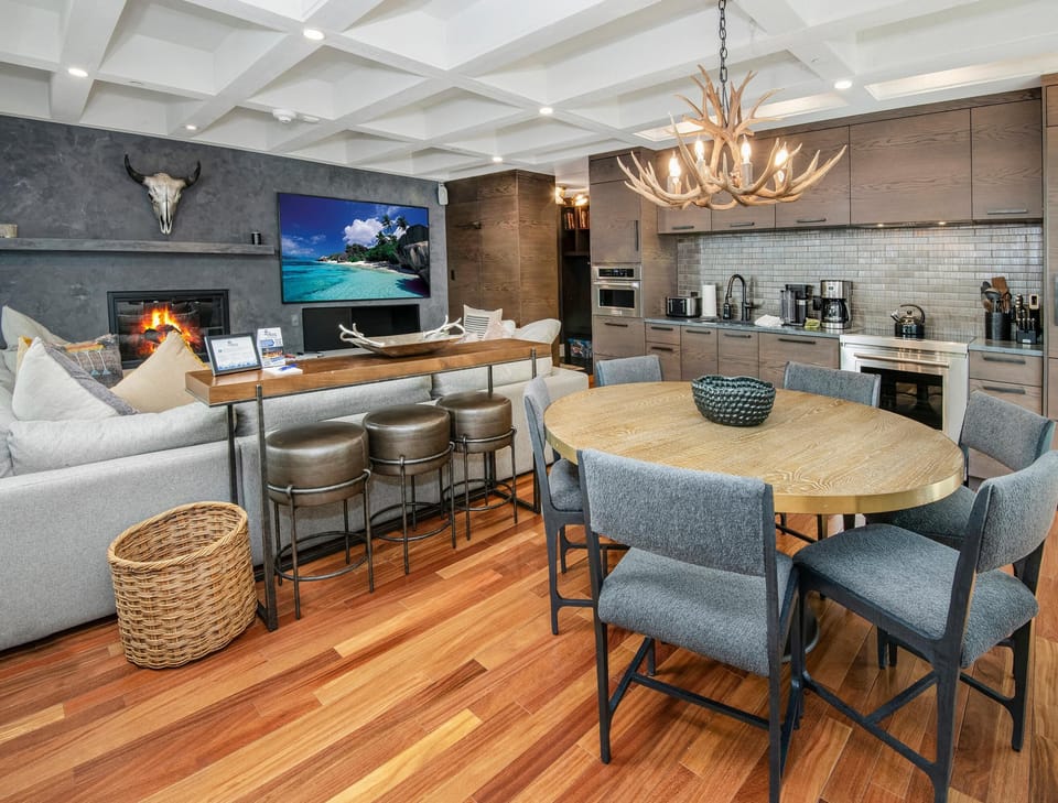 Condo, Multiple Beds (Treetops 4C, 3BD, 2.5BA Ski-In Ski-Ou) | Interior