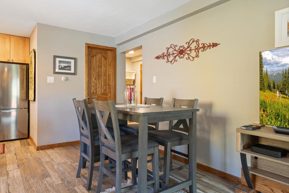 Condo, 1 King Bed with Sofa bed (Westwind 309 1BD 2BA Platinum Condo i) | Dining