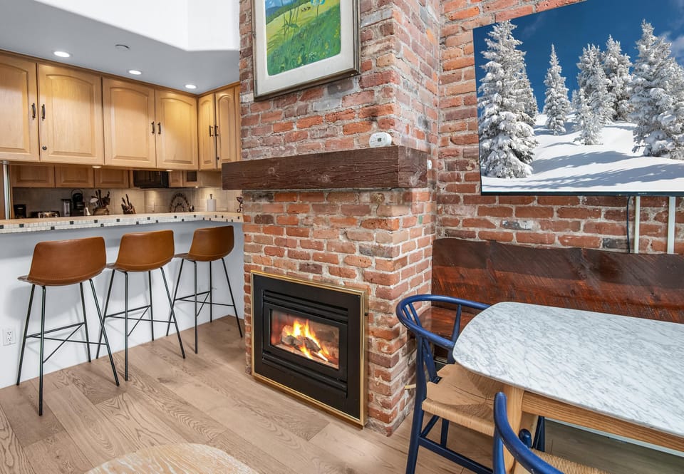 Condo, Multiple Beds (Wall Street 307, 1BD + Loft Condo in ) | Dining