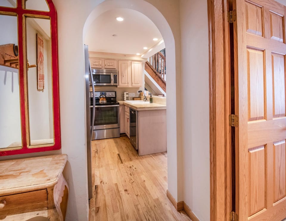 Condo, Multiple Beds (Creekside 3, 2BD + Loft in Heart of V) | Private kitchen