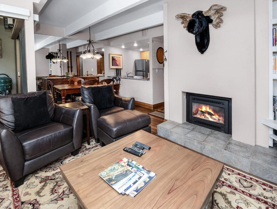 Condo, Multiple Beds (Vail International 111, 2 BD Lionshea) | Living area