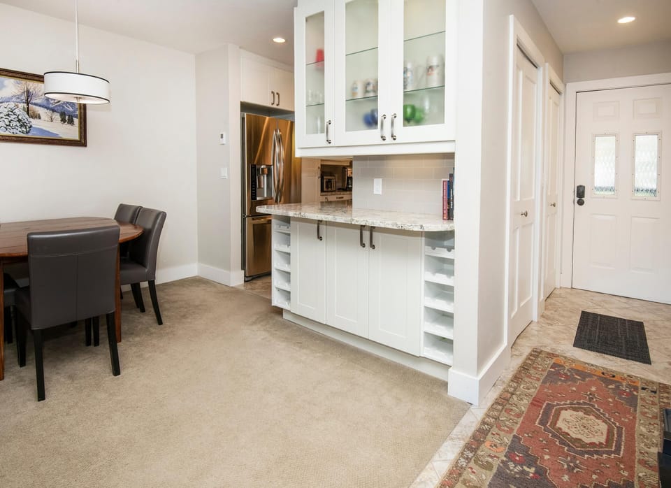 Condo, 2 Queen Beds (Snow Fox 202, 2BD Modern Vail Condo) | Dining