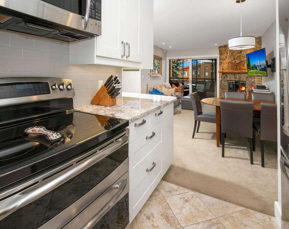 Condo, 2 Queen Beds (Snow Fox 202, 2BD Modern Vail Condo) | Interior