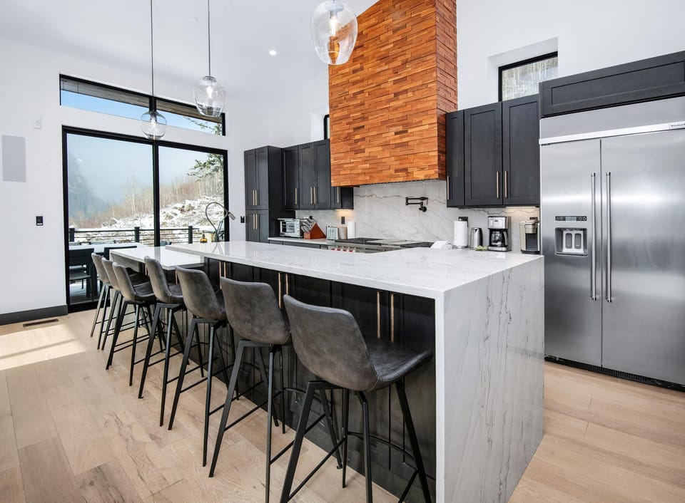 House, Multiple Beds (Big Horn House, 4387 Columbine) | Private kitchen