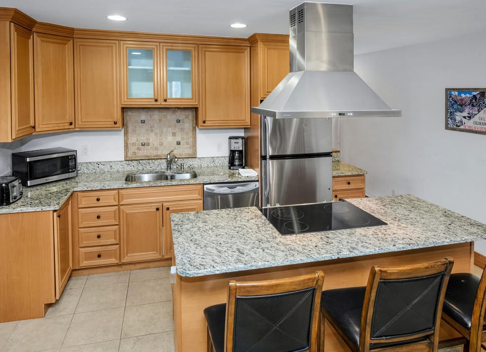Condo, Multiple Beds (Spruce Way 209, 2BD East Vail Condo) | Private kitchen