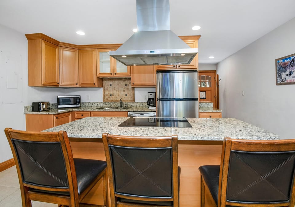 Condo, Multiple Beds (Spruce Way 209, 2BD East Vail Condo) | Private kitchen