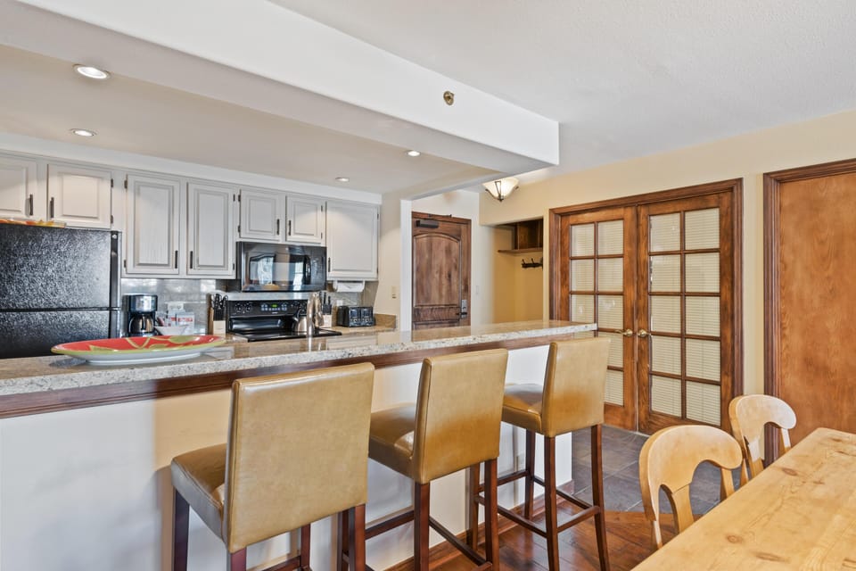 Condo, Multiple Beds (Borders Lodge L206 2BD Beaver Creek S) | Dining