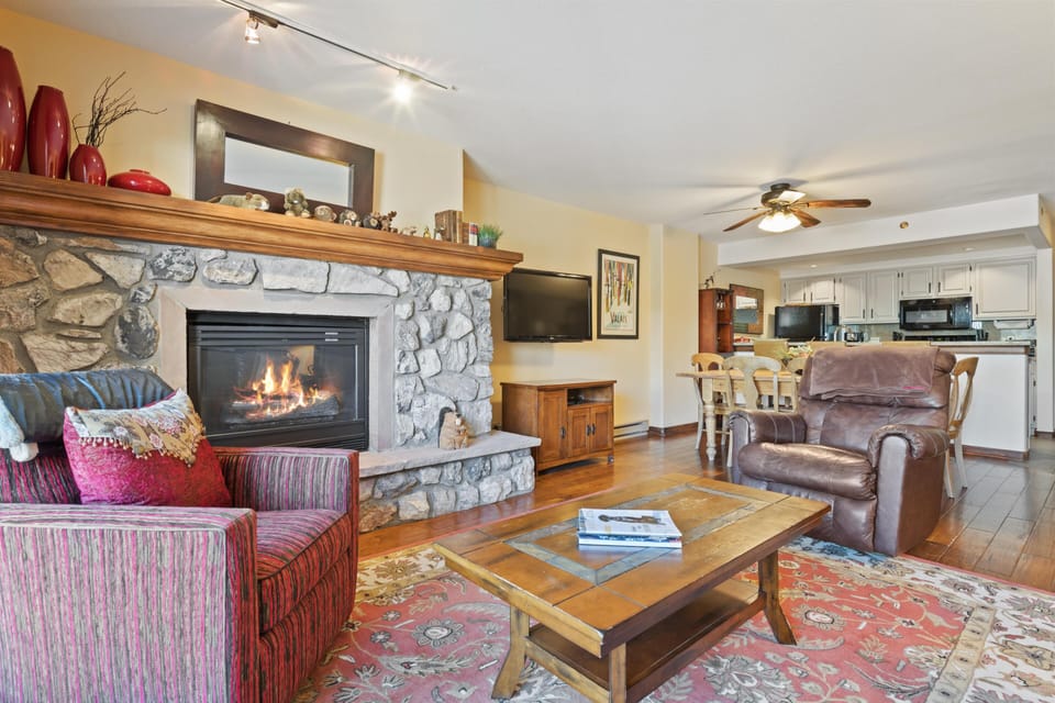Condo, Multiple Beds (Borders Lodge L206 2BD Beaver Creek S) | Living area