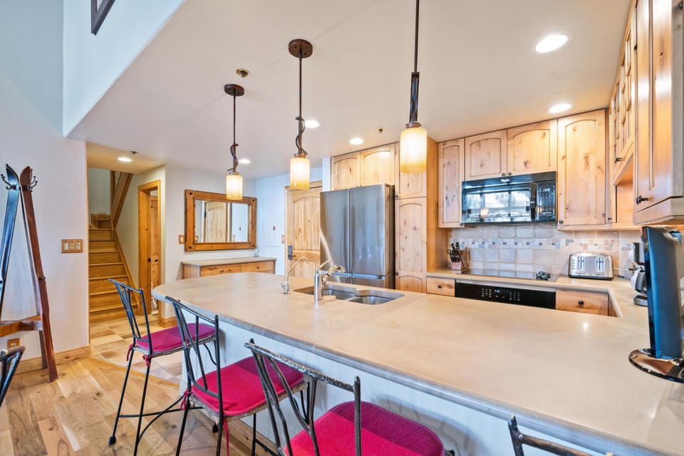 Condo, Multiple Beds (Borders Lodge L310 3BD Beaver Creek S) | Private kitchen