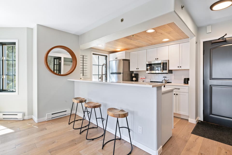 Condo, Multiple Beds (Borders Lodge L402  2BD Beaver Creek ) | Private kitchen