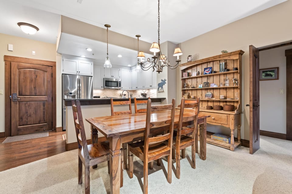 Condo, Multiple Beds (Borders Lodge U108 3BD Beaver Creek S) | Dining