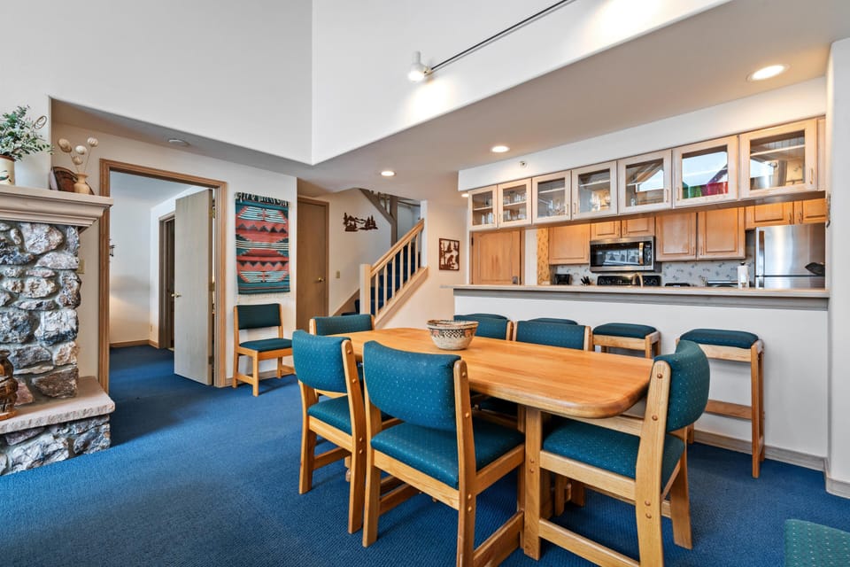 Condo, 1 King Bed (Borders Lodge U405 3BD Beaver Creek S) | Dining