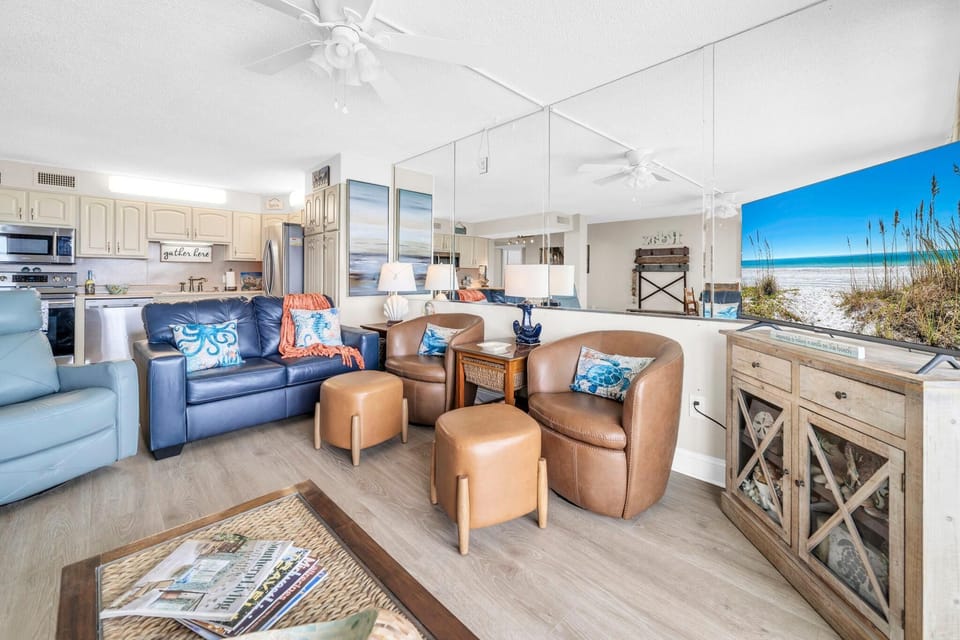 Condo, Multiple Beds (The Summit 1506) | Living area