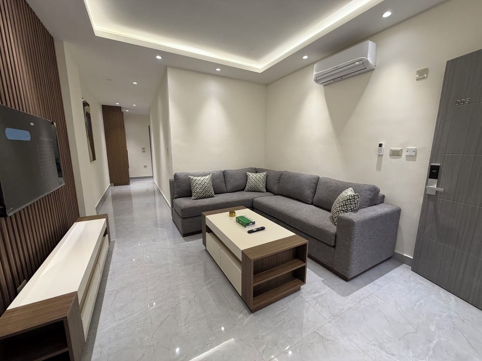 Apartment, 1 Bedroom, Accessible, Smoking | Living room