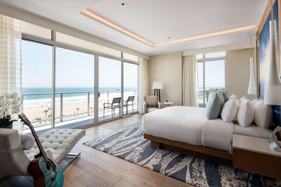 Penthouse, 1 King Bed with Sofa Bed, Ocean Front with Wraparound Balcony | Premium bedding, in-room safe, desk, laptop workspace