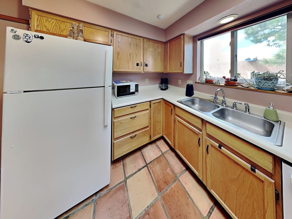 House (2 Bedrooms) | Property amenity