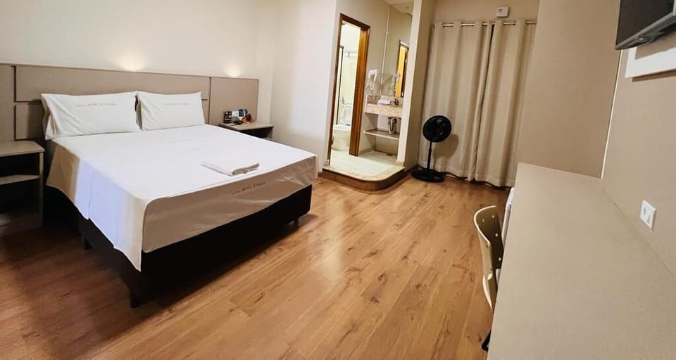 Standard Room | Minibar, in-room safe, cribs (surcharge), WiFi (free)