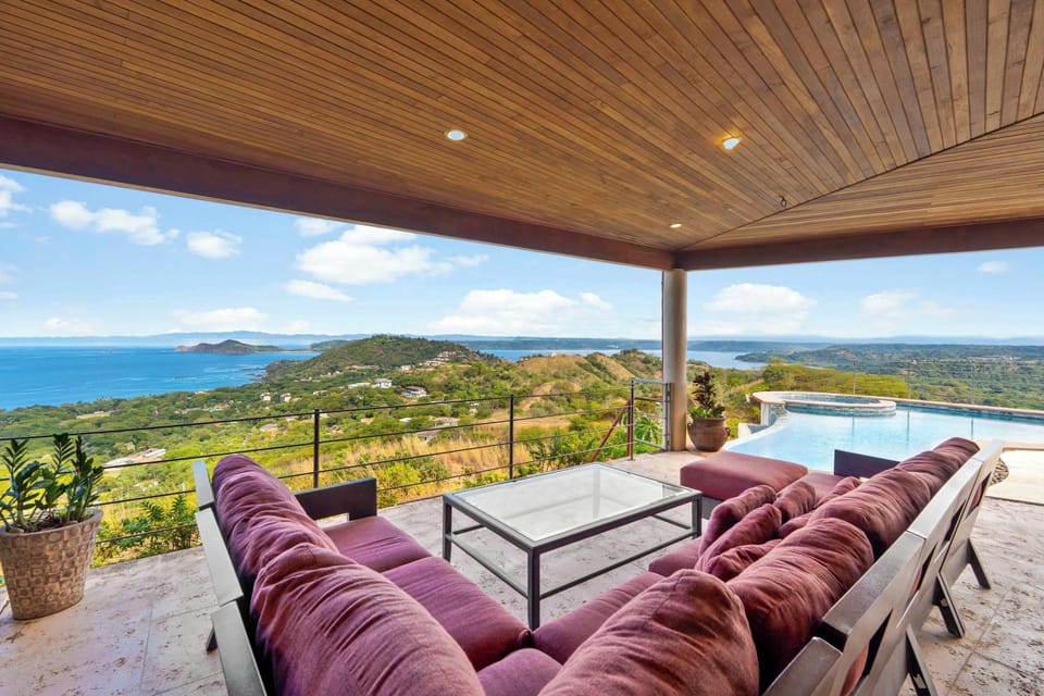 Uninterrupted views and cozy spots, the perfect mix for every moment.