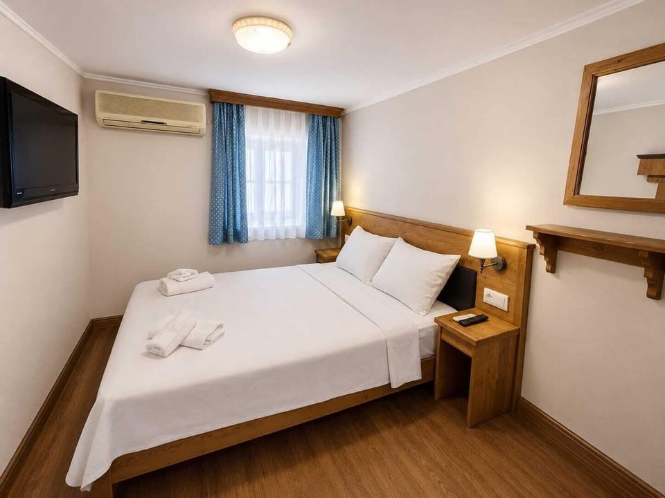 Standard Room | Free WiFi, bed sheets