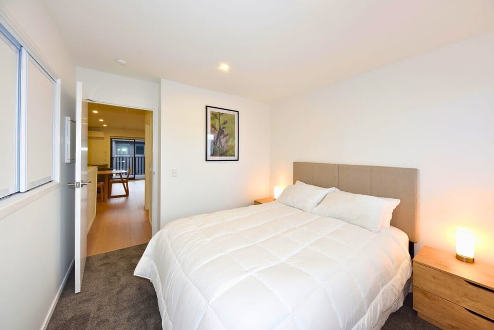 12 245 Moorhouse Ave (13) - Edited