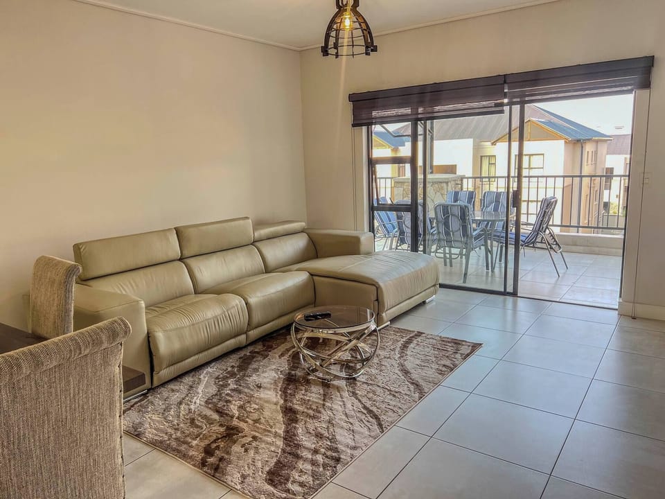 Apartment, 2 Bedrooms, Accessible, Patio | Living area