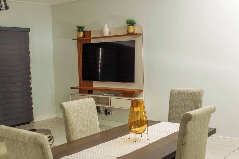 Apartment, 2 Bedrooms, Accessible, Patio | Living room