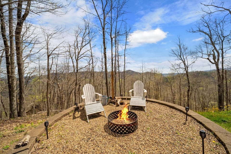 Wood-Burning Fire Ring Perched at the Edge of the Mountain View