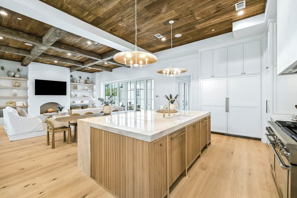 Luxurious Open Concept Chef's Kitchen with Barstool Seating for 5