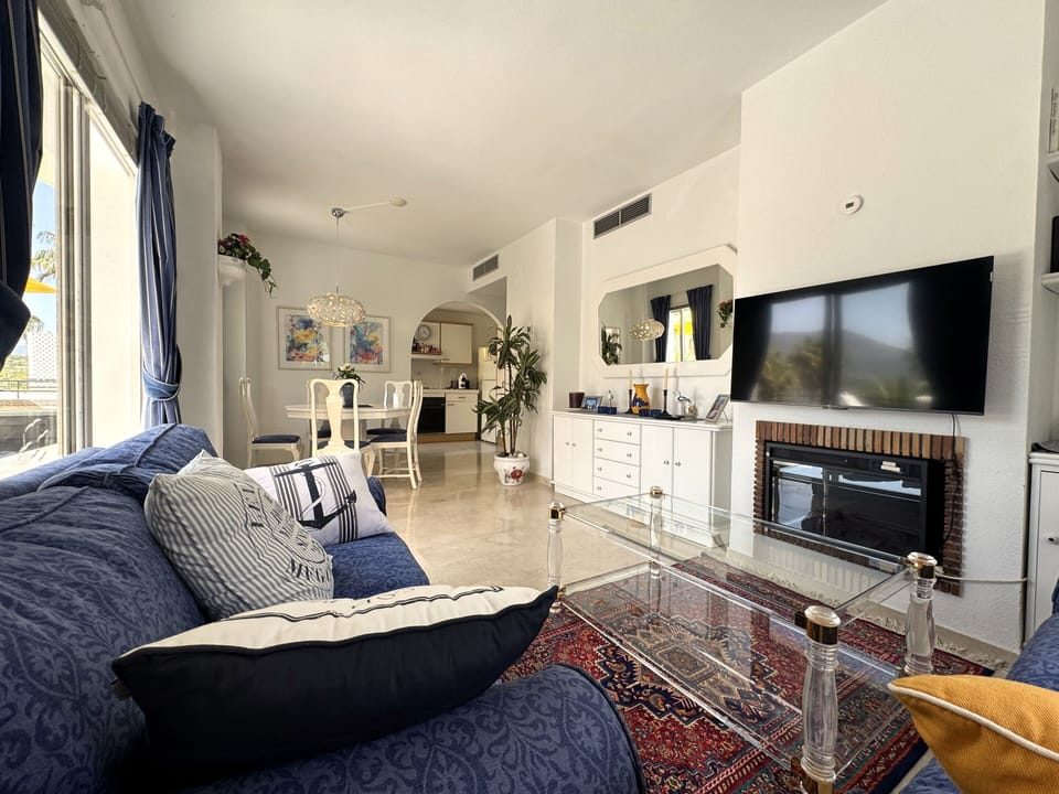 Communal lounge/ TV room