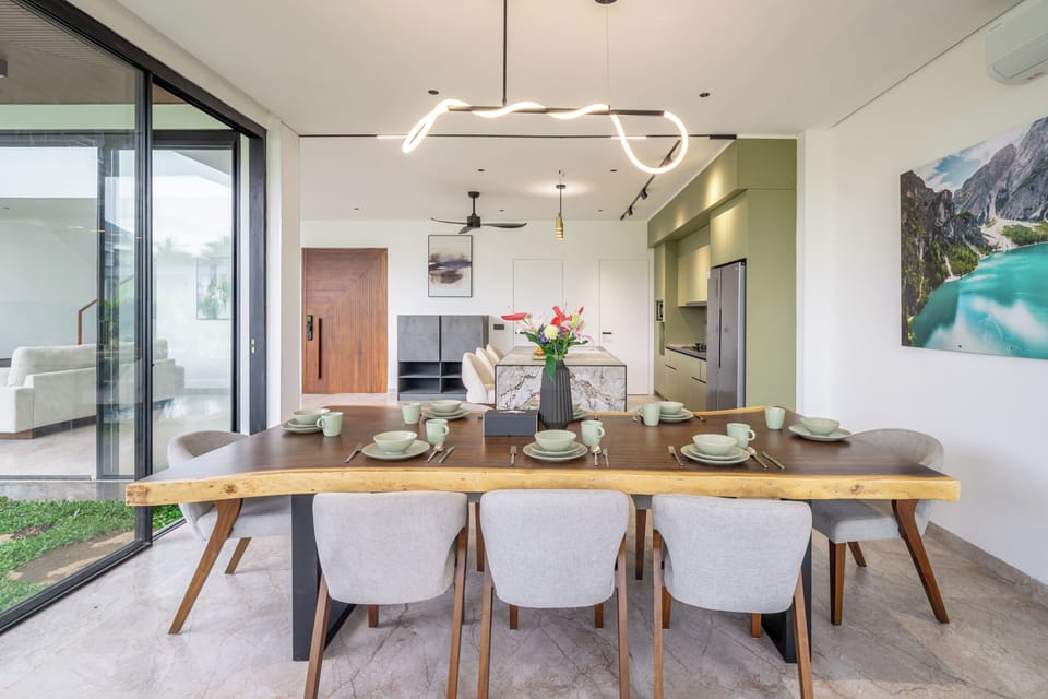 Executive Villa, Pool View | Dining