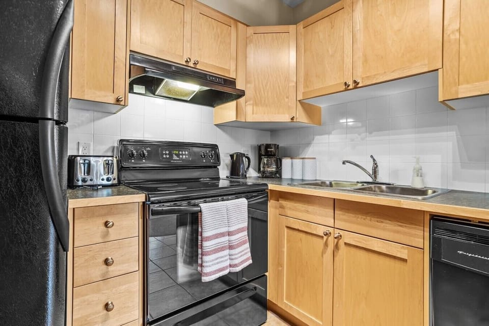 Fully stocked Kitchen