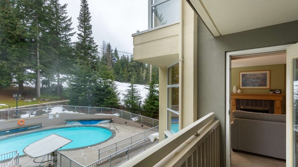 cofee and Hot Tub