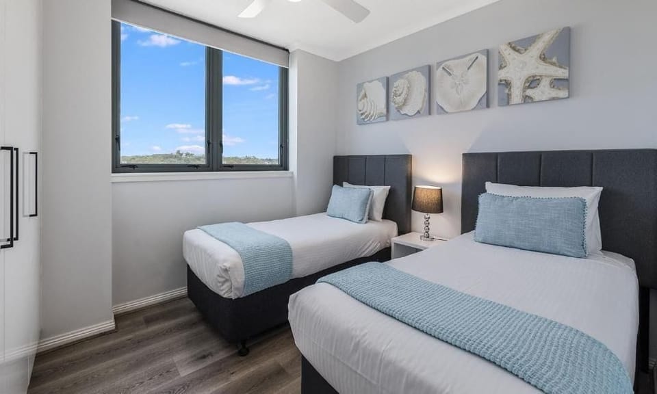 Luxury Apartment, Balcony, Ocean View | Blackout drapes, iron/ironing board, WiFi (free)