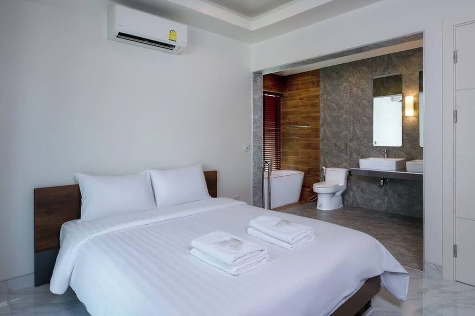 Superior Villa, Courtyard View | Iron/ironing board, free WiFi, wheelchair access