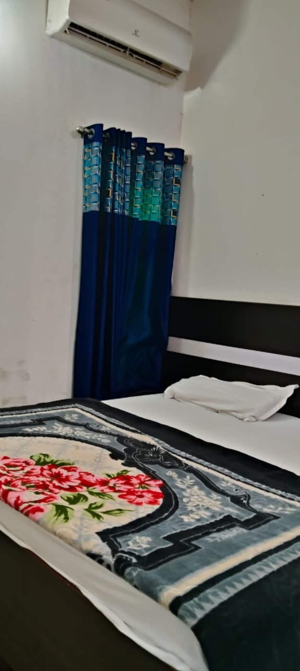 Deluxe Room | Rollaway beds, free WiFi, bed sheets