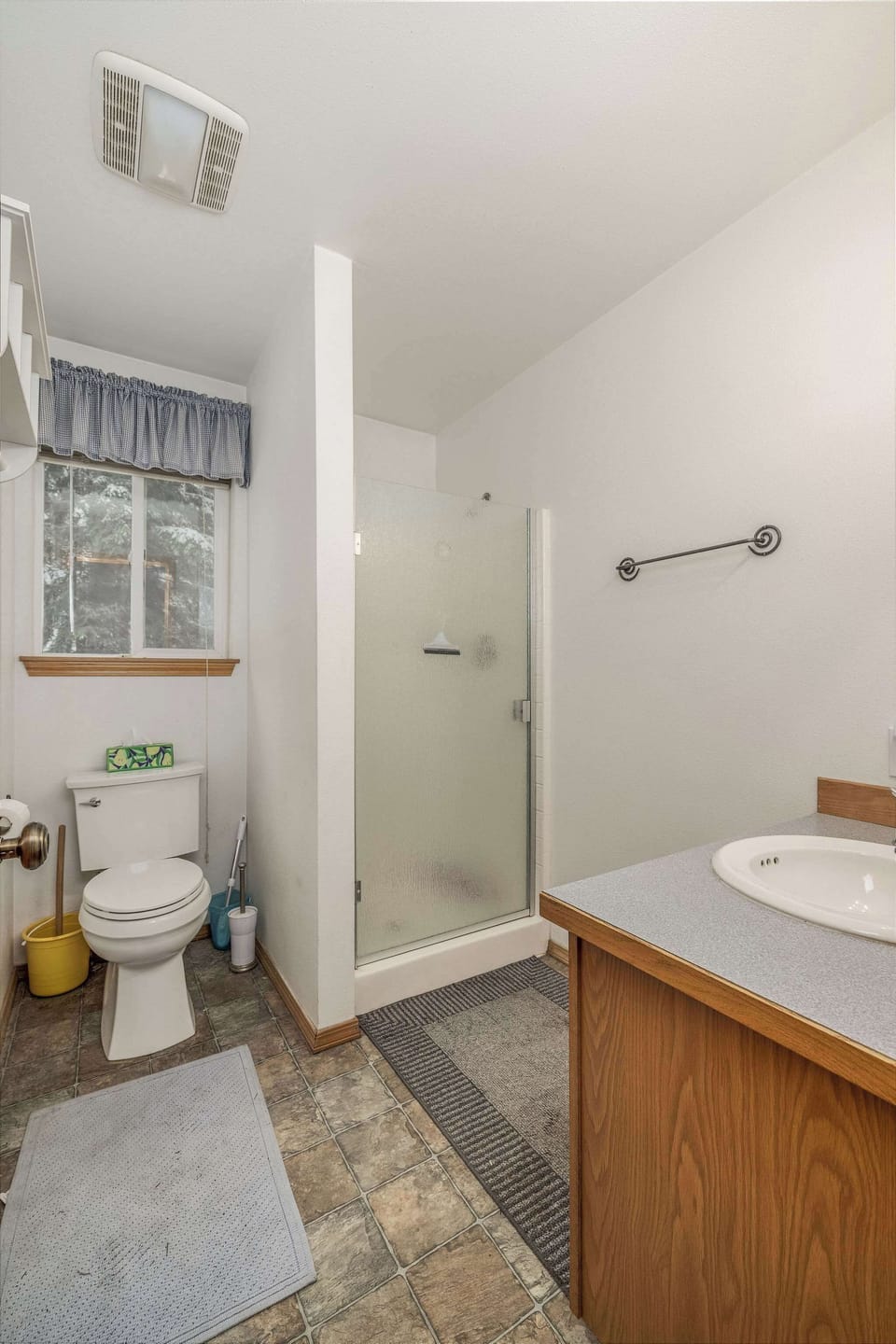 Well-maintained bathroom with all the essentials to keep you comfortable throughout your stay.