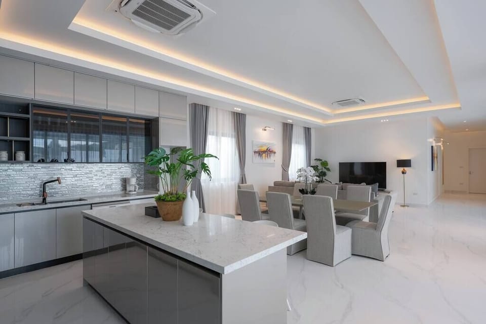 Luxury Villa, Pool View | Private kitchen | Electric kettle, toaster