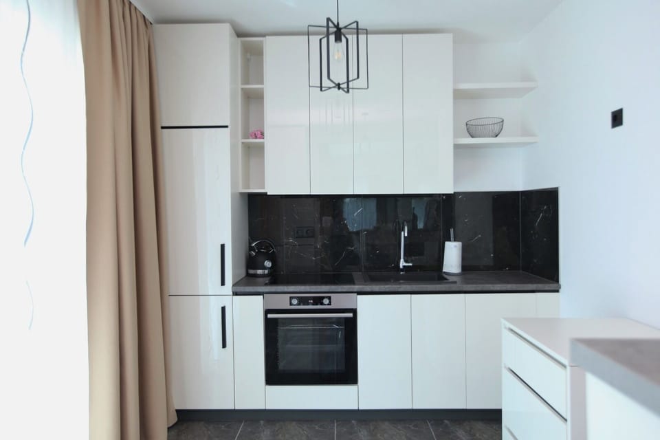 Superior Apartment, 3 Bedrooms, Air conditioning, Partial Sea View | Private kitchen